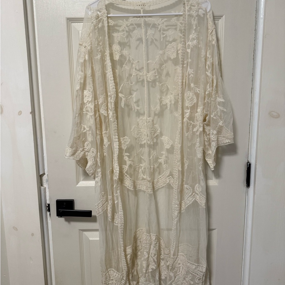 Elegant Cream Lace Kimono